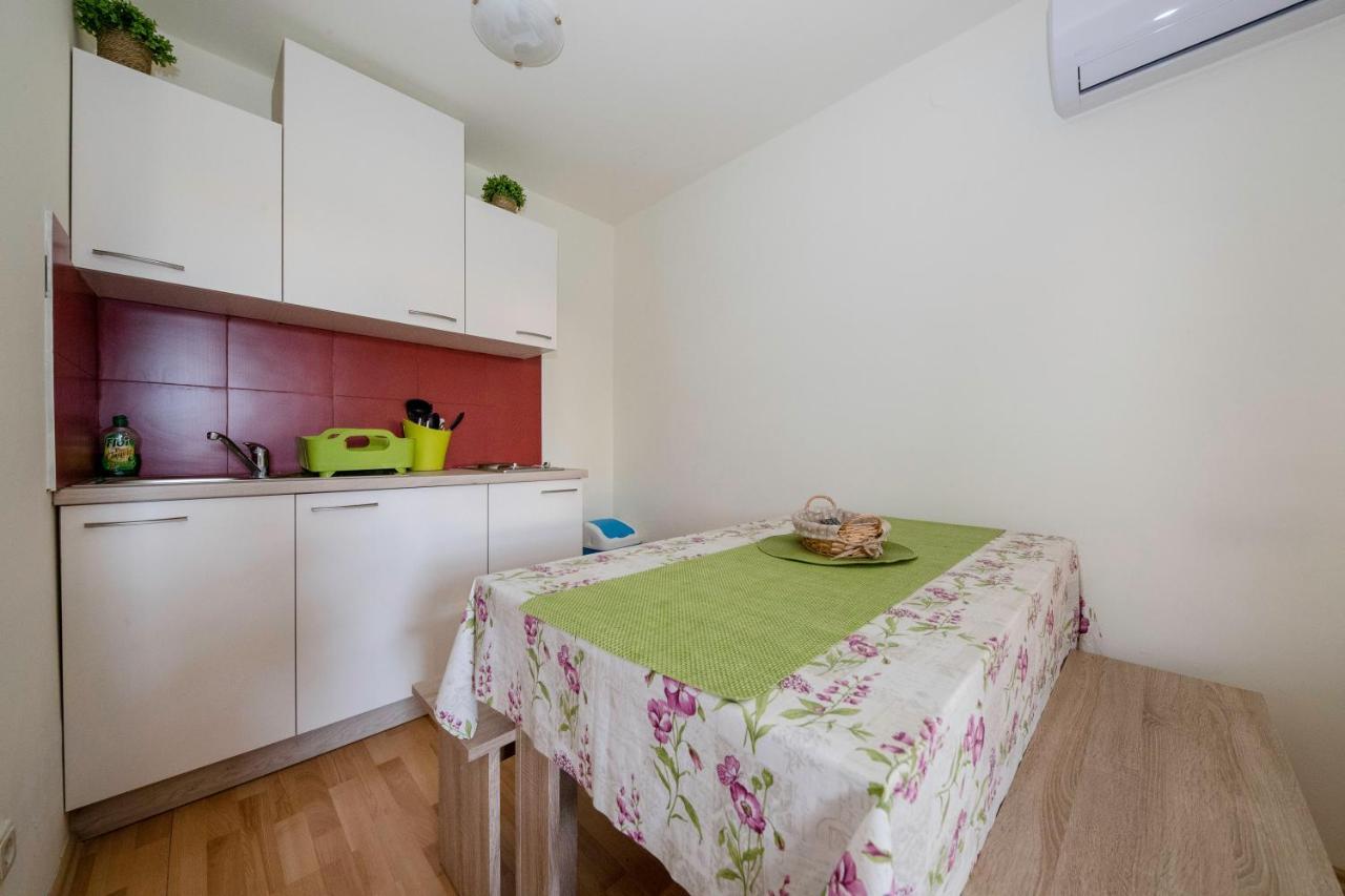 Guesthouse Sime كولان المظهر الخارجي الصورة
