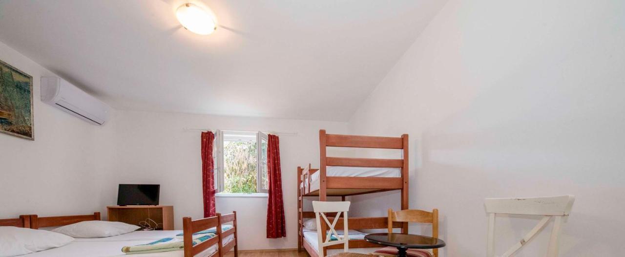 Guesthouse Sime كولان المظهر الخارجي الصورة